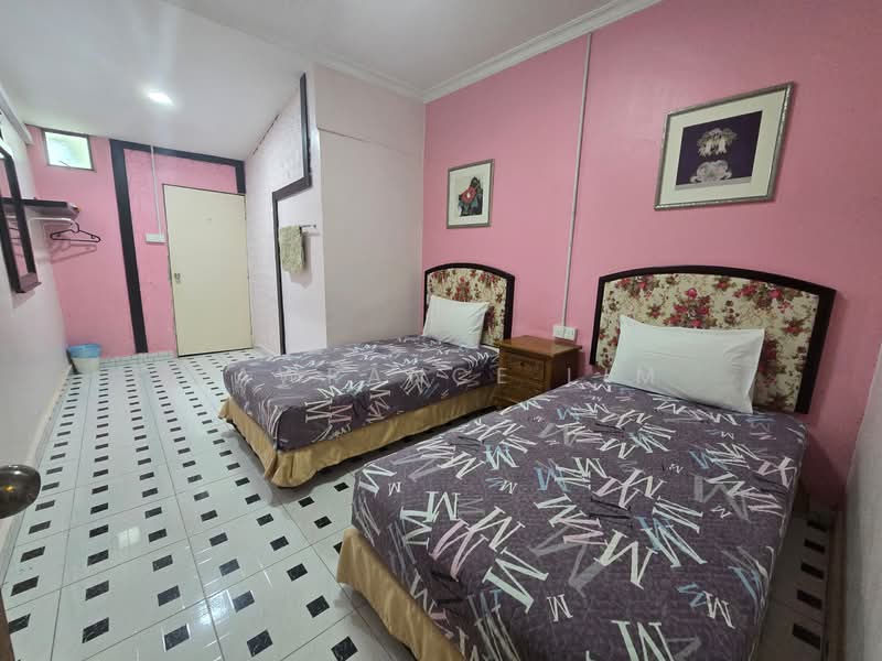 Hotel / Resort for Rent in Durian Tunggal (Melaka) - Lawrance Lim - Bedroom - PropertyGuru.com.my