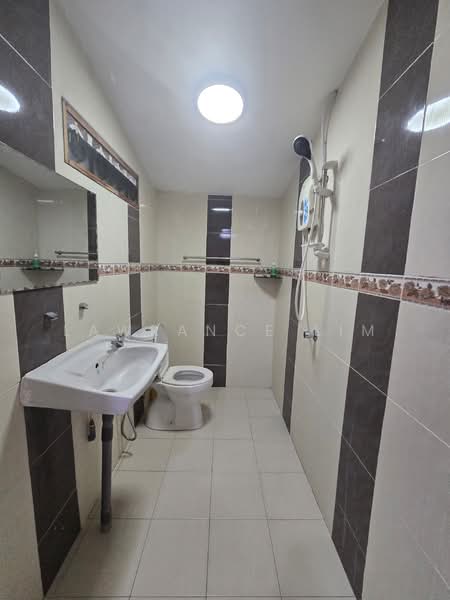 Hotel / Resort for Rent in Durian Tunggal (Melaka) - Lawrance Lim - Bathroom - PropertyGuru.com.my