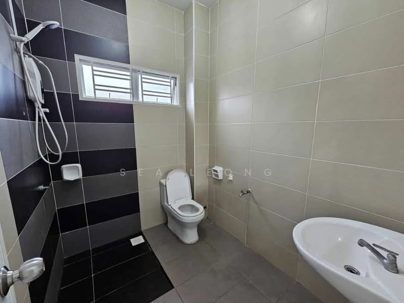 Taman Ehsan Jaya untuk Untuk Dijual - RM 868,000, Mac 2026 - Bathroom - PropertyGuru.com.my