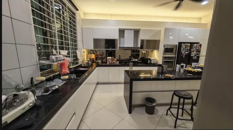 Semi-Detached House for Sale in Taman Bukit Serdang (Seri Kembangan) - Tey Siew Zing - Kitchen - PropertyGuru.com.my