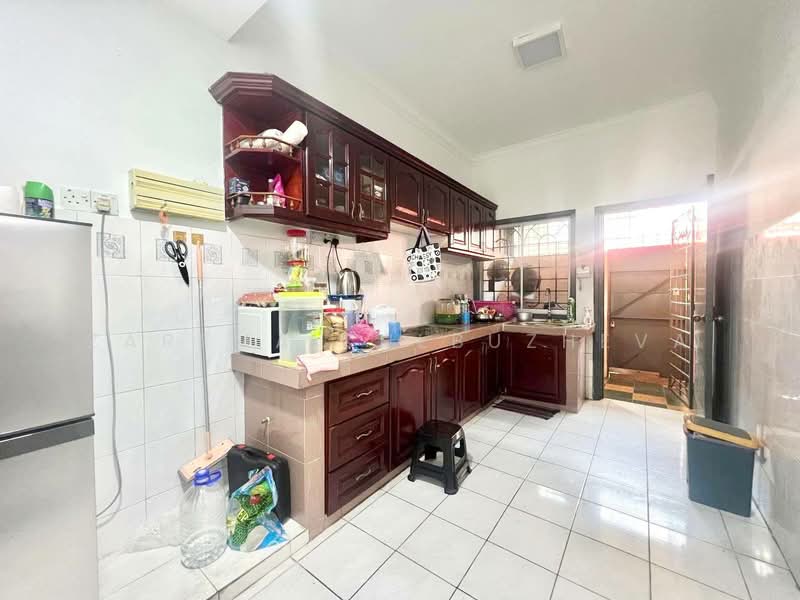 Taman Sri Haneco untuk Untuk Dijual - RM 345,000, Mac 2026 - Kitchen - PropertyGuru.com.my