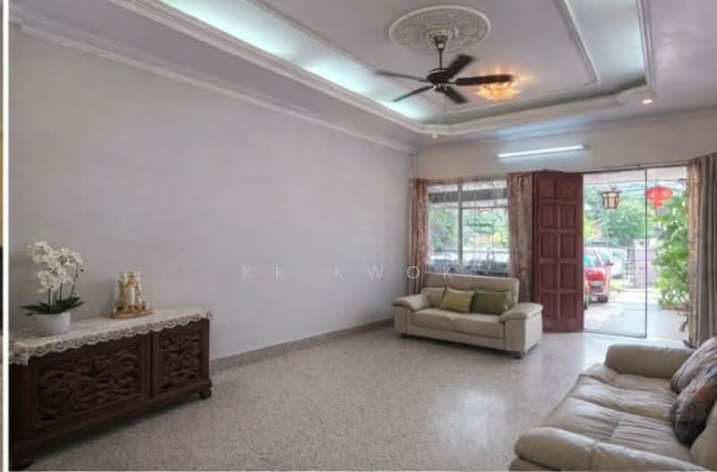 For Sale - Fettes Park Single Storey Semi-Detached Corner House.