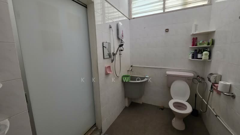 For Sale - Fettes Park Single Storey Semi-Detached Corner House.