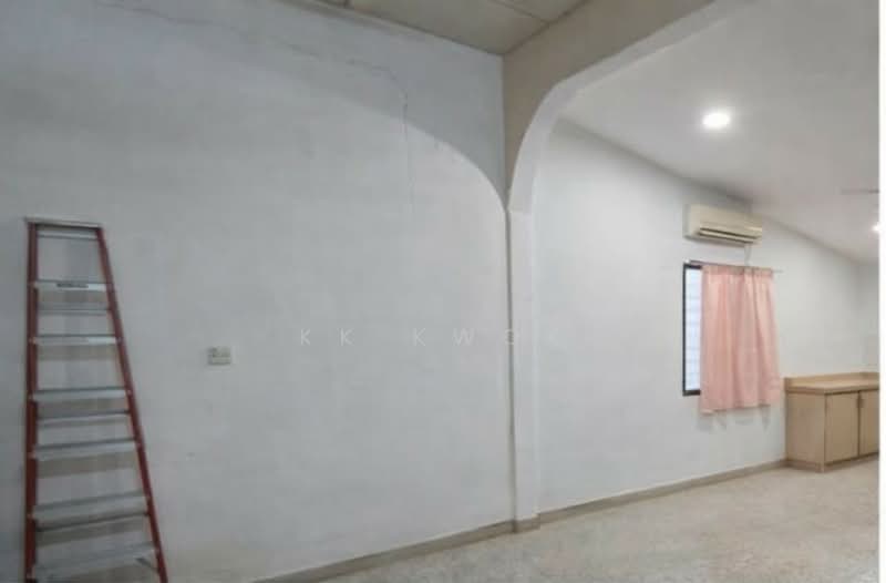 For Sale - Fettes Park Single Storey Semi-Detached Corner House.