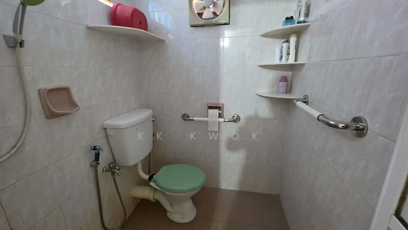 For Sale - Fettes Park Single Storey Semi-Detached Corner House.