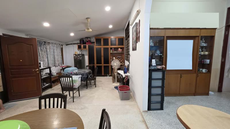 For Sale - Fettes Park Single Storey Semi-Detached Corner House.