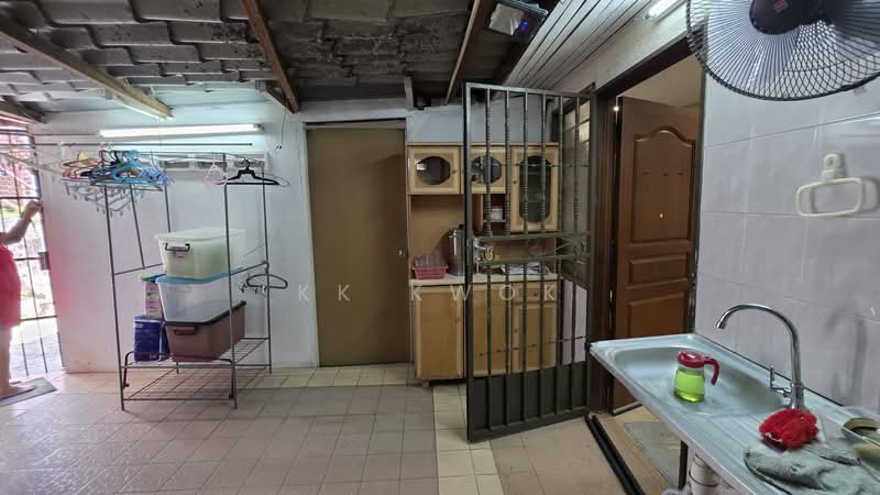 For Sale - Fettes Park Single Storey Semi-Detached Corner House.