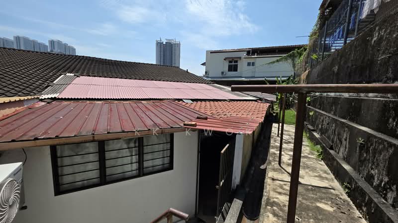 For Sale - Fettes Park Single Storey Semi-Detached Corner House.