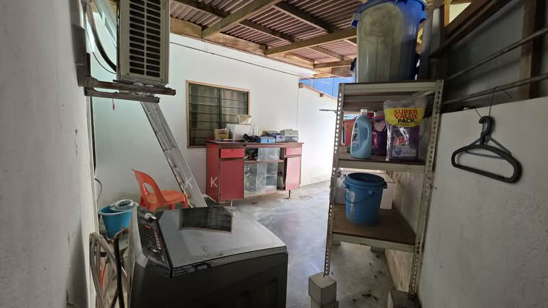 For Sale - Fettes Park Single Storey Semi-Detached Corner House.