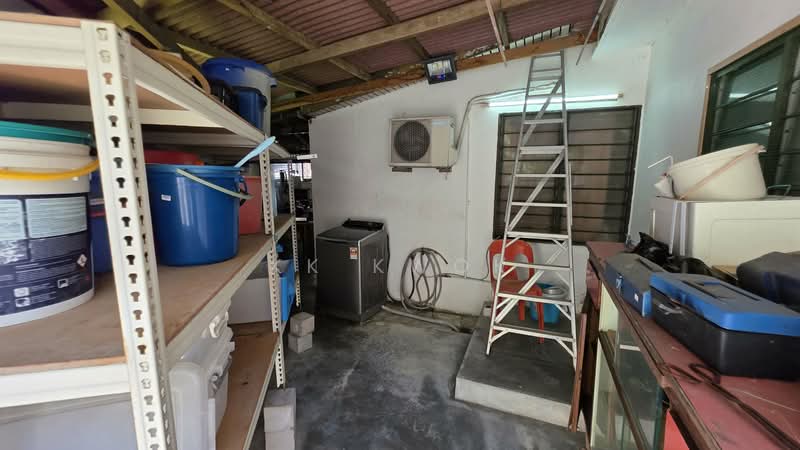 For Sale - Fettes Park Single Storey Semi-Detached Corner House.