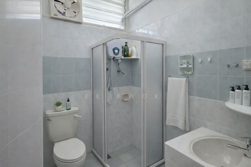 Semi-Detached House for Sale in Fettes Park (Tanjung Tokong) - KK Kwok - Bathroom - PropertyGuru.com.my