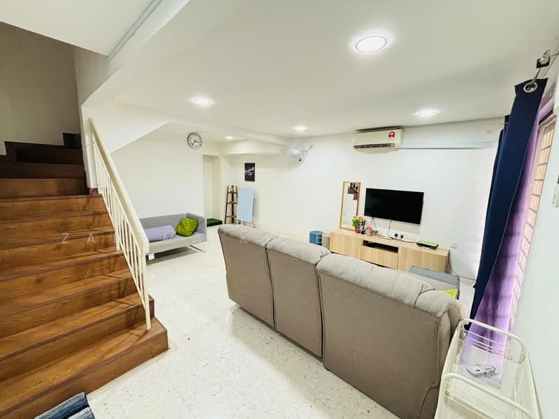 Seri Kembangan untuk Untuk Dijual - RM 460,000, Mac 2026 - Living Room - PropertyGuru.com.my