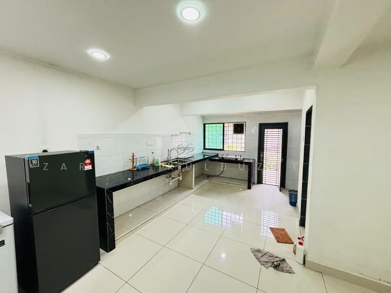 Seri Kembangan untuk Untuk Dijual - RM 460,000, Mac 2026 - Kitchen - PropertyGuru.com.my