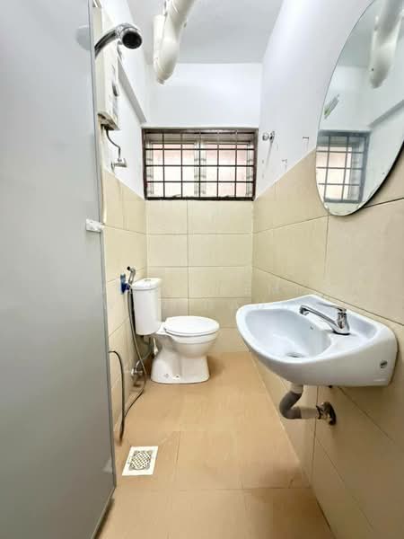 Makmur Apartment untuk Untuk Disewa - RM 2,300 /bulan, Mac 2026 - Bathroom - PropertyGuru.com.my