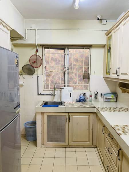 Condominium for Sale at Warisan City View - Robert See - Kitchen - PropertyGuru.com.my