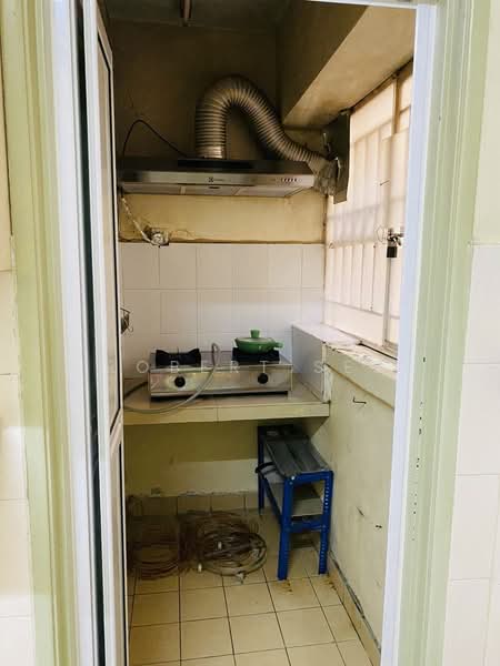 Condominium for Sale at Warisan City View - Robert See - Kitchen - PropertyGuru.com.my