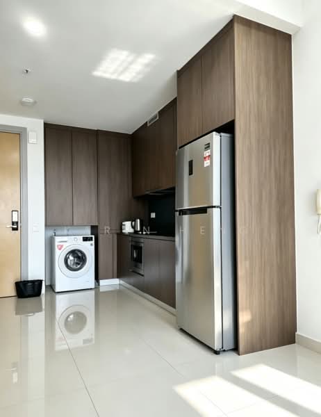 Condominium for Sale at Grand Medini - Karen Heng - Kitchen - PropertyGuru.com.my