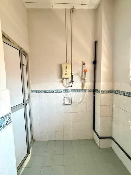 2-storey Terraced House for Rent in Taman Muzaffar Heights (Bukit Katil) - Elson Tay - Bathroom - PropertyGuru.com.my