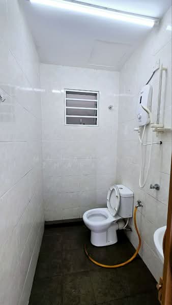 Apartment for Sale at Pangsapuri Saujana Permai 1 - Muhammad Zhariff Nasharudin - Bathroom - PropertyGuru.com.my