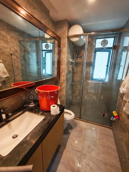 Servis Apartment untuk Dijual di R&F Princess Cove Phase 1 - Chia Siao Jong Serene - Bathroom - PropertyGuru.com.my