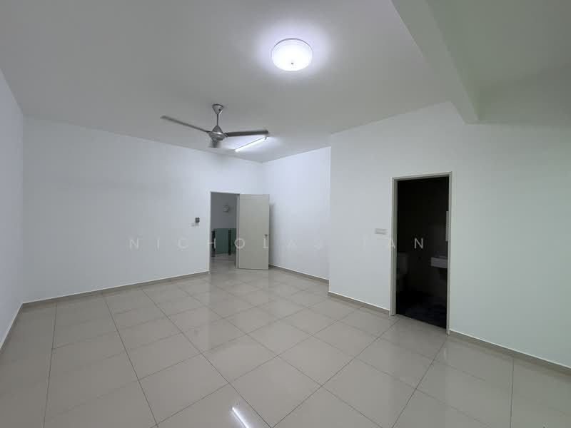 Terraced House for Sale in Bandar Sri Sendayan (Negeri Sembilan) - Nicholas Tan - Master Bedroom - PropertyGuru.com.my
