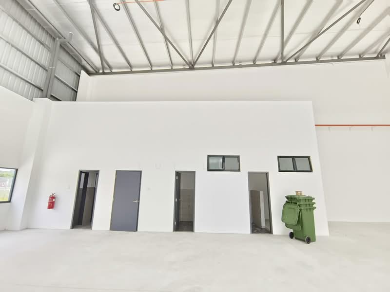 Factory for Rent in Taman Perniagaan Setia (Johor Bahru) - Lui Lui - Interior - PropertyGuru.com.my