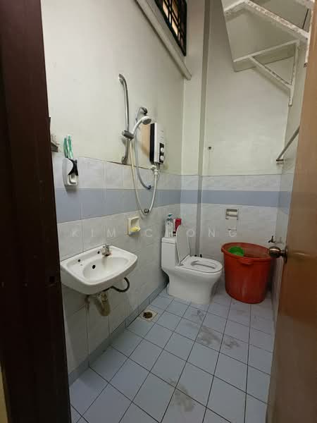 2-storey Terraced House for Sale in Taman Sentosa (Klang) - Kim Chong - Bathroom - PropertyGuru.com.my