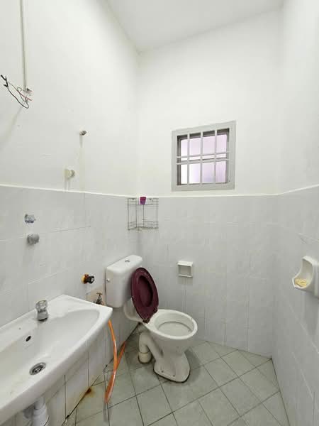 2-storey Terraced House for Sale in Johor Bahru (Johor) - Yee Hsin - Bathroom - PropertyGuru.com.my