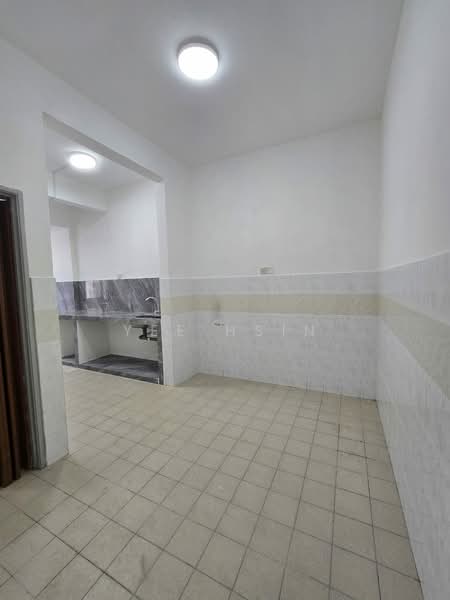 2-storey Terraced House for Sale in Johor Bahru (Johor) - Yee Hsin - Kitchen - PropertyGuru.com.my