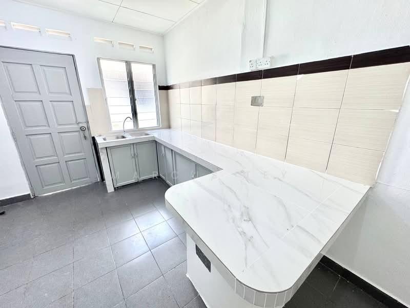 Desa Paya Mengkuang Gelang Patah untuk Untuk Dijual - RM 410,000, Mac 2026 - Kitchen - PropertyGuru.com.my
