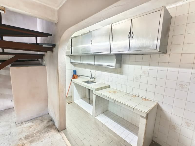 2.5-storey Terraced House for Sale in Segambut (Kuala Lumpur) - Ryan Tee - Kitchen - PropertyGuru.com.my