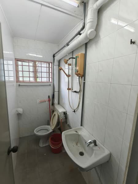 2.5-storey Terraced House for Sale in Segambut (Kuala Lumpur) - Ryan Tee - Bathroom - PropertyGuru.com.my