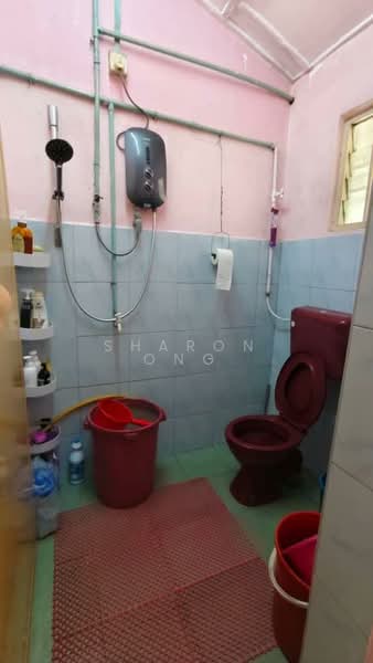 Taman Senai Jaya untuk Untuk Dijual - RM 330,000, Mac 2026 - Bathroom - PropertyGuru.com.my