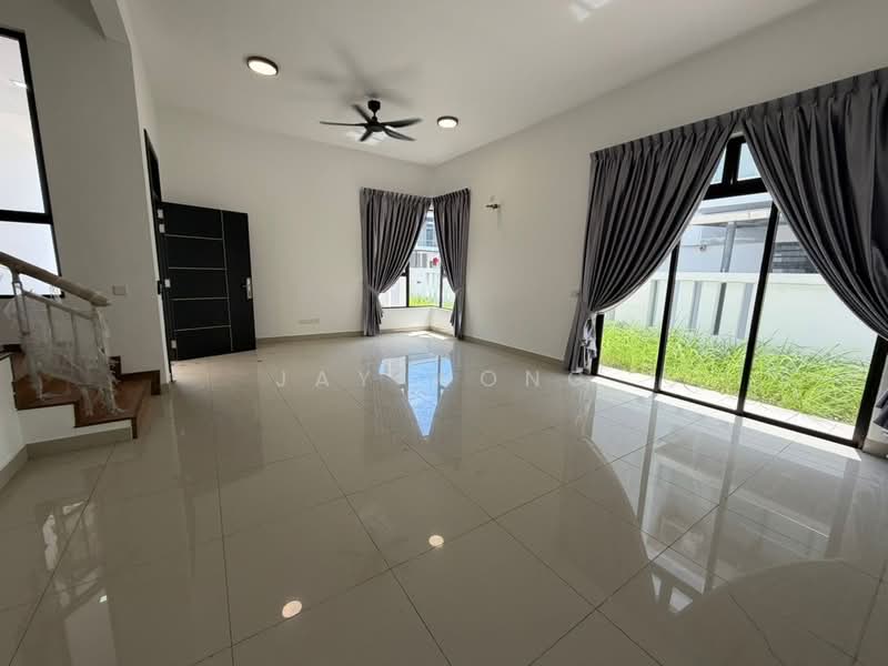 Cluster House for Sale in Bukit Indah (Iskandar Puteri (Nusajaya)) - Jay Wong - Living Room - PropertyGuru.com.my