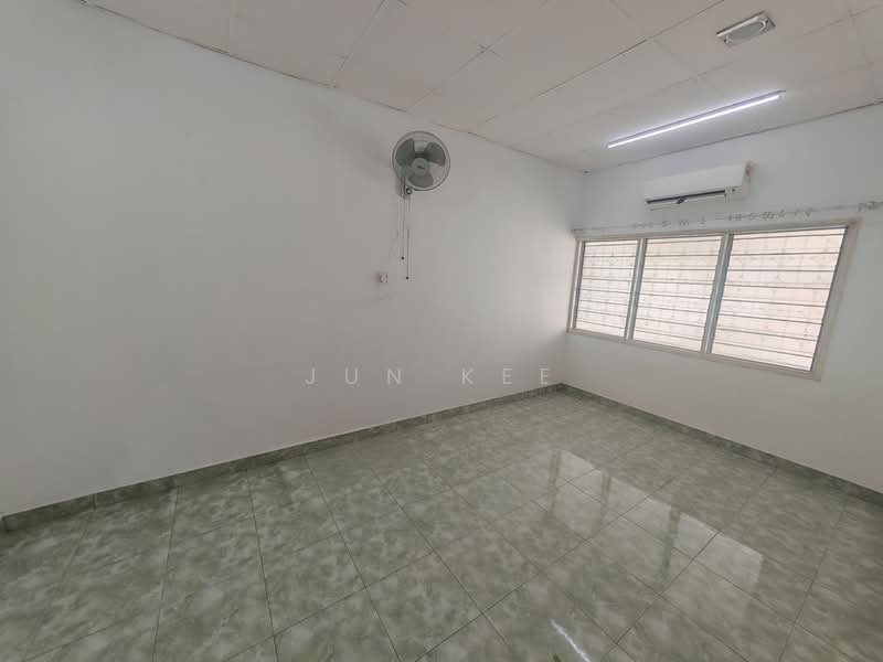 Guarded Single Storey Terrace For Rent untuk Untuk Disewa - RM 2,200 /bulan, Mac 2026 - Interior - PropertyGuru.com.my