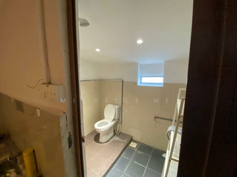 Shop / Office for Rent in Johor Bahru (Johor) - Michelle He - Bathroom - PropertyGuru.com.my
