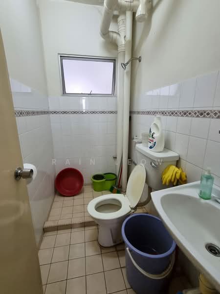 Apartment for Rent at Kenanga Apartments - Rain Leow - Bathroom - PropertyGuru.com.my