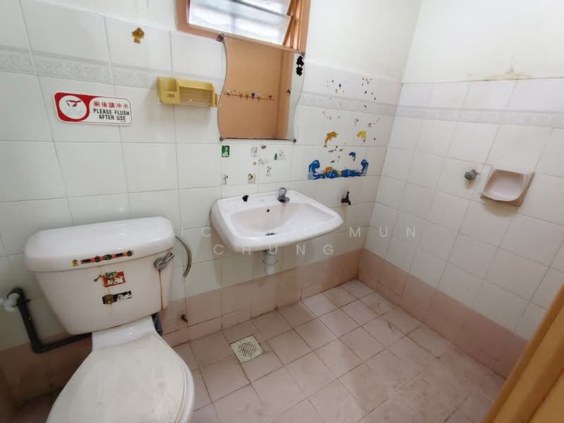 2-storey Terraced House for Sale in Puchong (Selangor) - Eric Lau Mun Chung - Bathroom - PropertyGuru.com.my