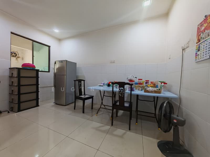 2-storey Terraced House for Sale in Bandar Tiram (Ulu Tiram) - Eugene Khoo - Kitchen - PropertyGuru.com.my