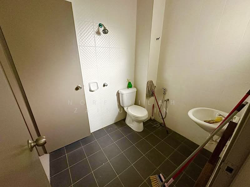 Terraced House for Sale in Aman Putri (Sungai Buloh) - NORFADILAH ZAINUDDIN - Bathroom - PropertyGuru.com.my