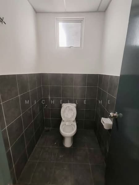 Shop / Office for Rent in Bandar Indahpura (Kulai) - Michelle He - Bathroom - PropertyGuru.com.my