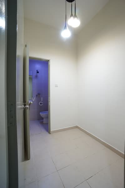 Condominium for Sale at The Peak Vista - Vincent Chong - Maid Room with Bathroom - PropertyGuru.com.my