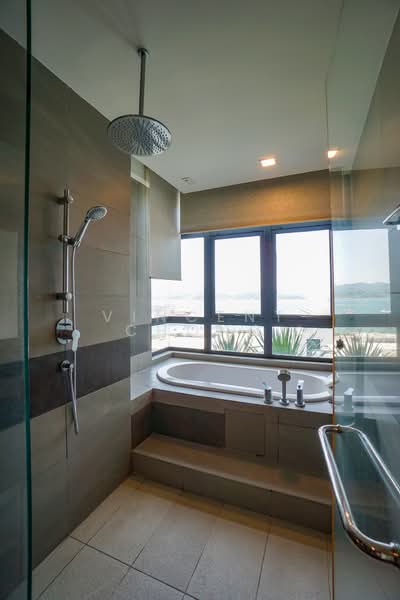 Condominium for Sale at The Peak Vista - Vincent Chong - Master Bathroom - PropertyGuru.com.my