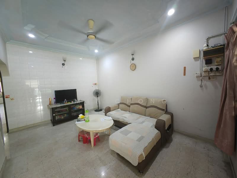1-storey Terraced House for Sale in Taman Pertama (Ipoh) - Amie Chong - Living Room - PropertyGuru.com.my