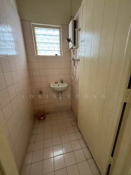 1-storey Terraced House for Rent in Kepong Baru (Kepong) - Louis Foong - Bathroom - PropertyGuru.com.my