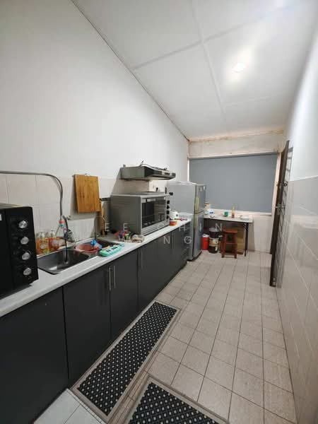 1.5-storey Terraced House for Sale in Ulu Tiram (Johor) - Lee Chin Wong - Kitchen - PropertyGuru.com.my