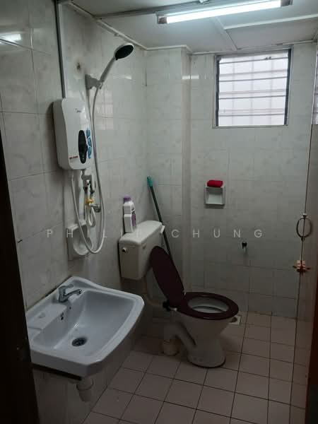Pangsapuri Lotus (Teratai) untuk Untuk Disewa - RM 1,488 /bulan, Mac 2026 - Bathroom - PropertyGuru.com.my