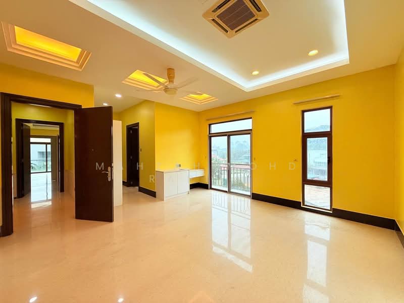 Bungalow for Sale in Seri Kembangan (Selangor) - Mahzah Mohd Rapiee - Living Room - PropertyGuru.com.my