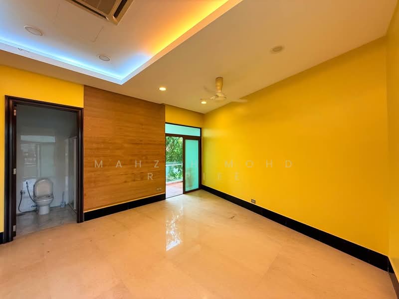 Bungalow for Sale in Seri Kembangan (Selangor) - Mahzah Mohd Rapiee - Bathroom - PropertyGuru.com.my