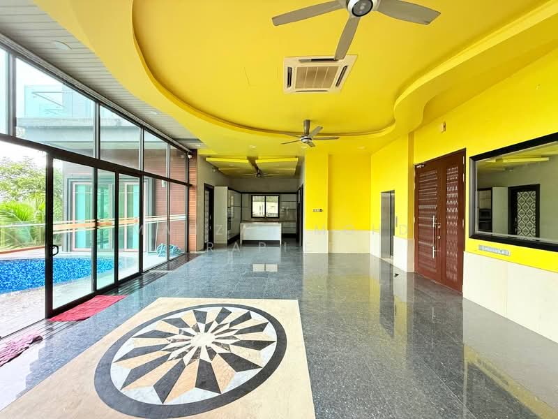 Bungalow for Sale in Seri Kembangan (Selangor) - Mahzah Mohd Rapiee - Living Room - PropertyGuru.com.my